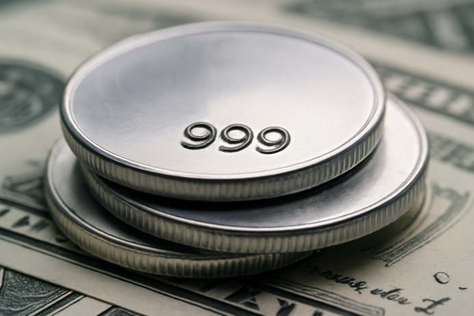 قیمت نقره ۹۹۹، امروز 19تیر ۱۴۰۴