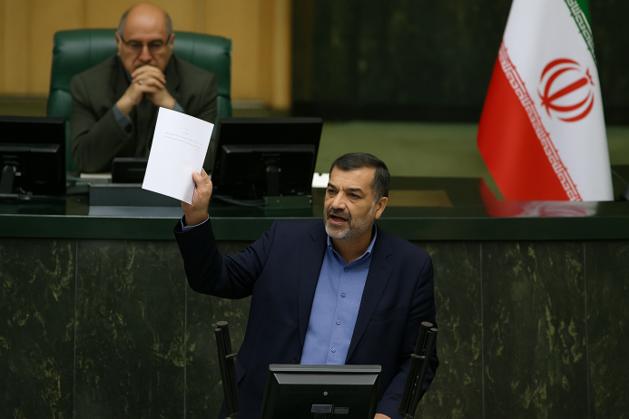 نیکزاد، نایب‌رئیس مجلس گفت دولت نامه‌ای برای پس گرفتن لایحه «مقابله با محتوای خلاف واقع در فضای مجازی» به مجلس فرستاده است
